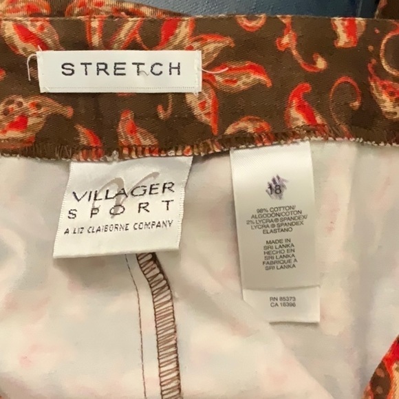 VILLAGER SPORT stretch A line skirt with split. - Picture 4 of 6